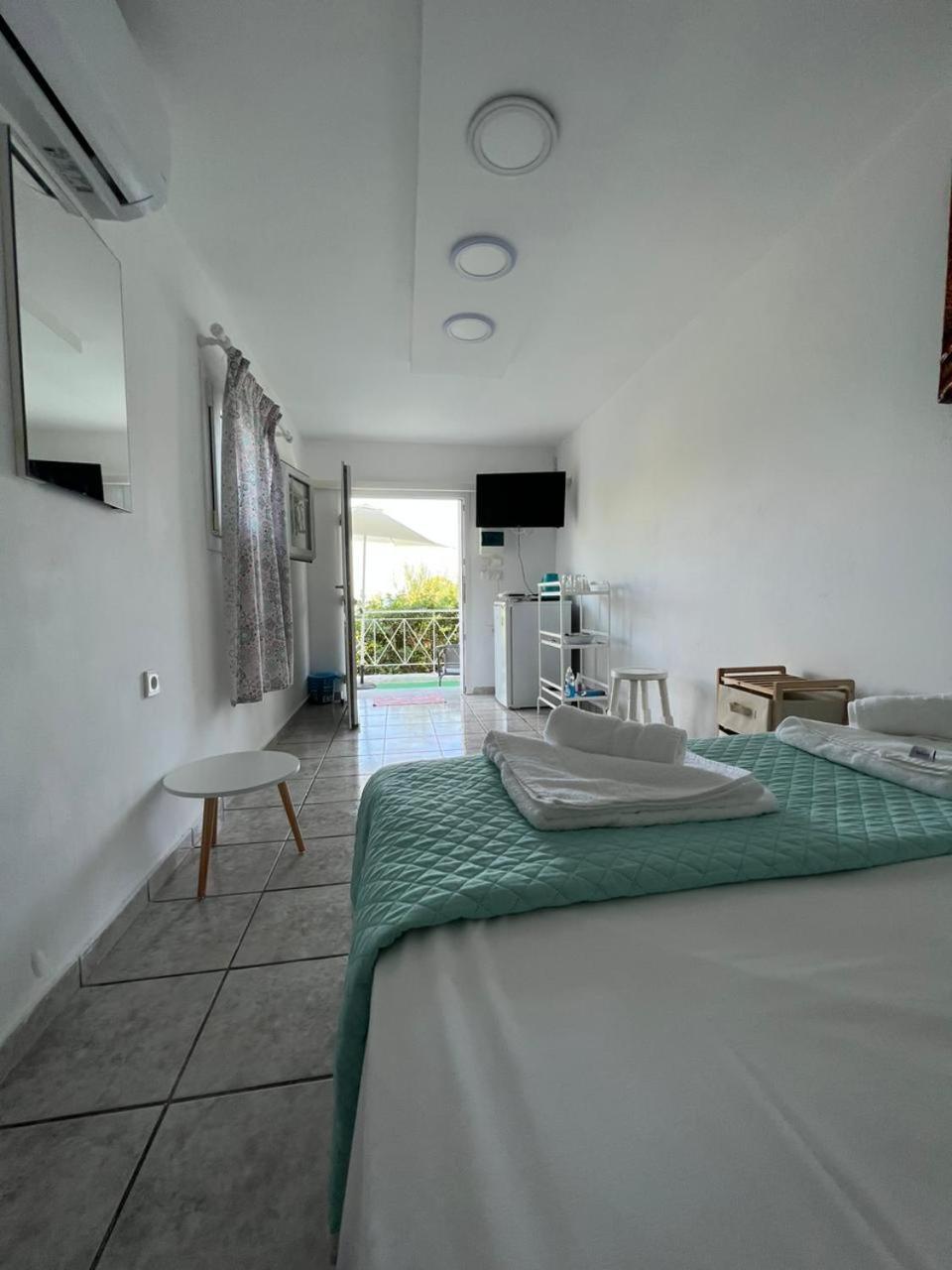 Aronis Spyros Panoramic Seaview Apartments Longós Værelse billede
