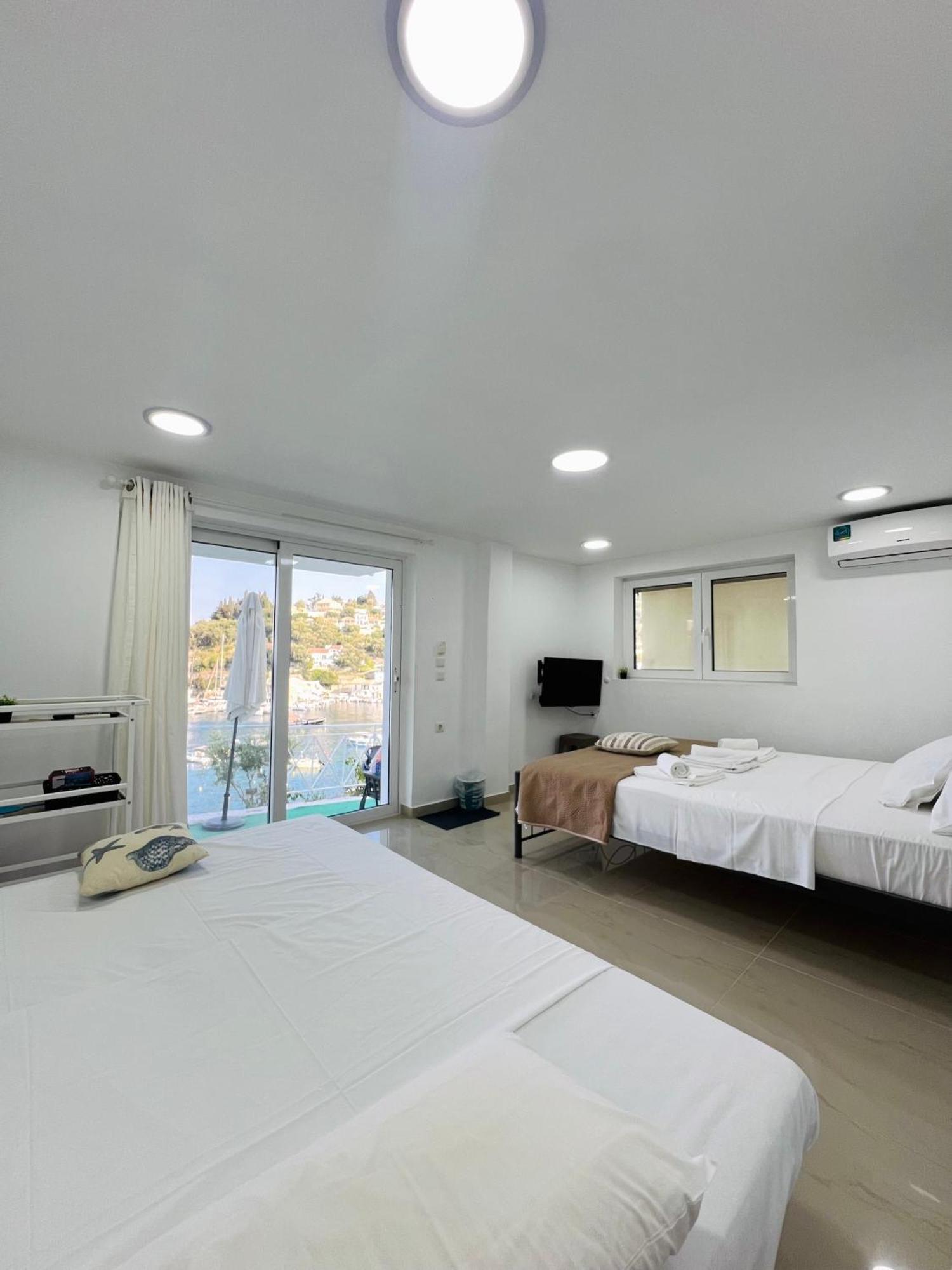 Aronis Spyros Panoramic Seaview Apartments Longós Værelse billede